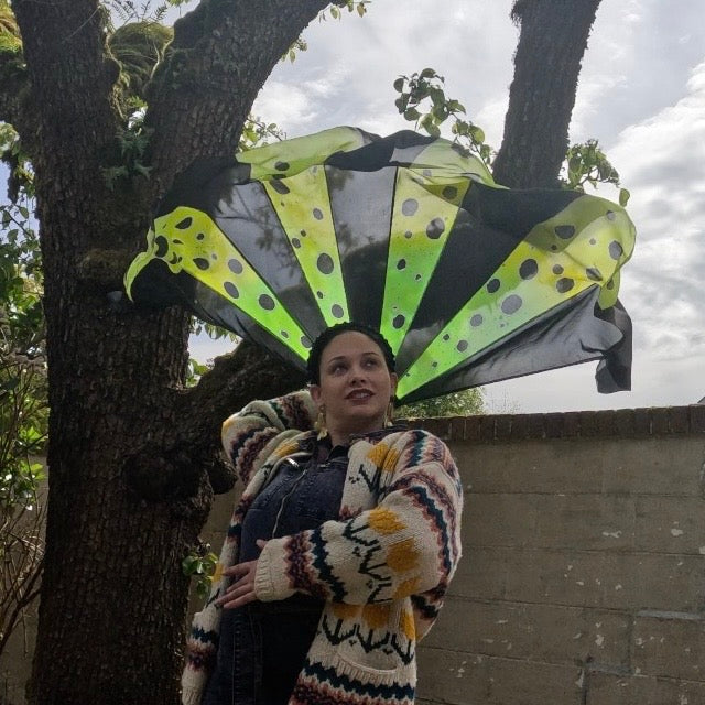 SINGLE: Poison Dart Frog Silk Fishbone Fan