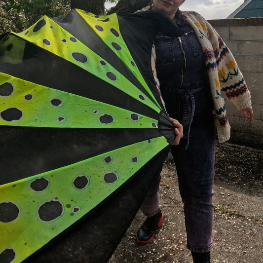 SINGLE: Poison Dart Frog Silk Fishbone Fan