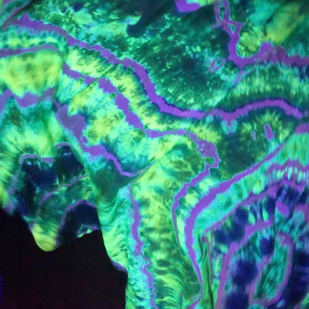 SINGLE: UV Green Geode Fishbone Fan