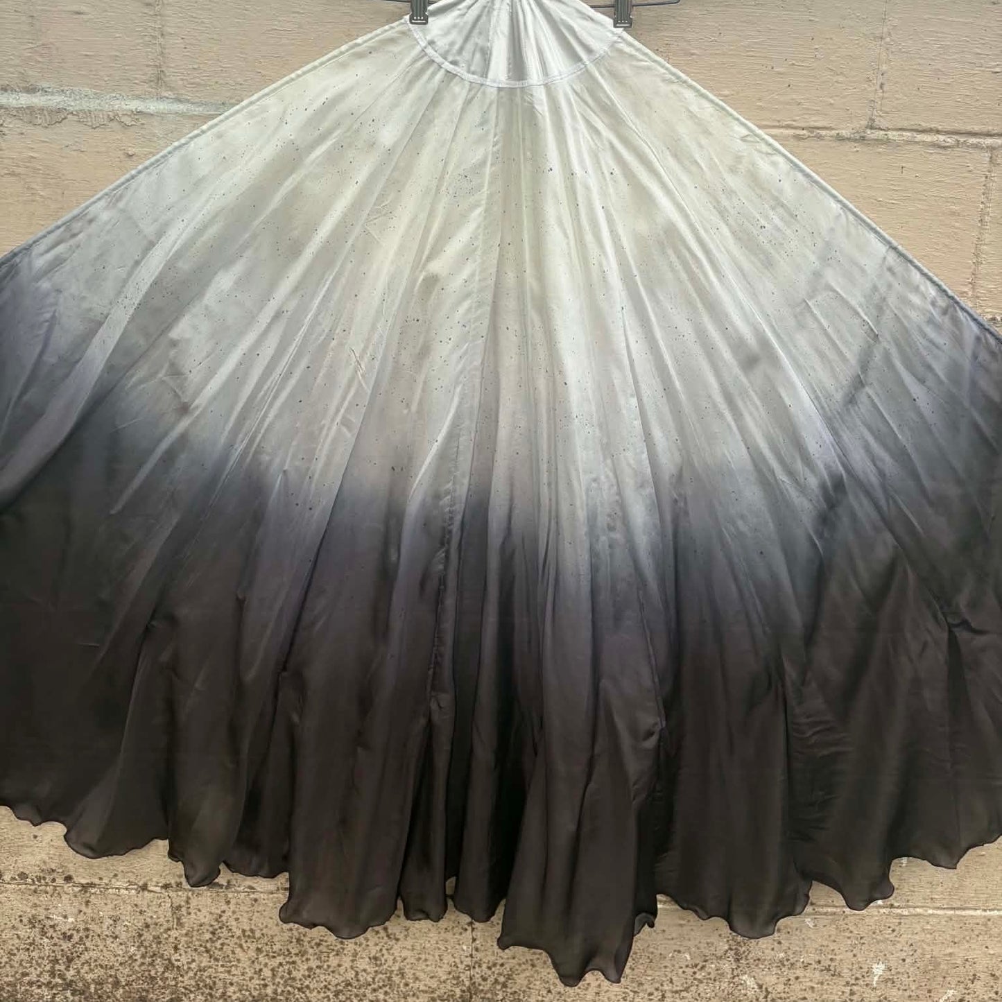 XL Black and White Silk Fishbone Fan SINGLE